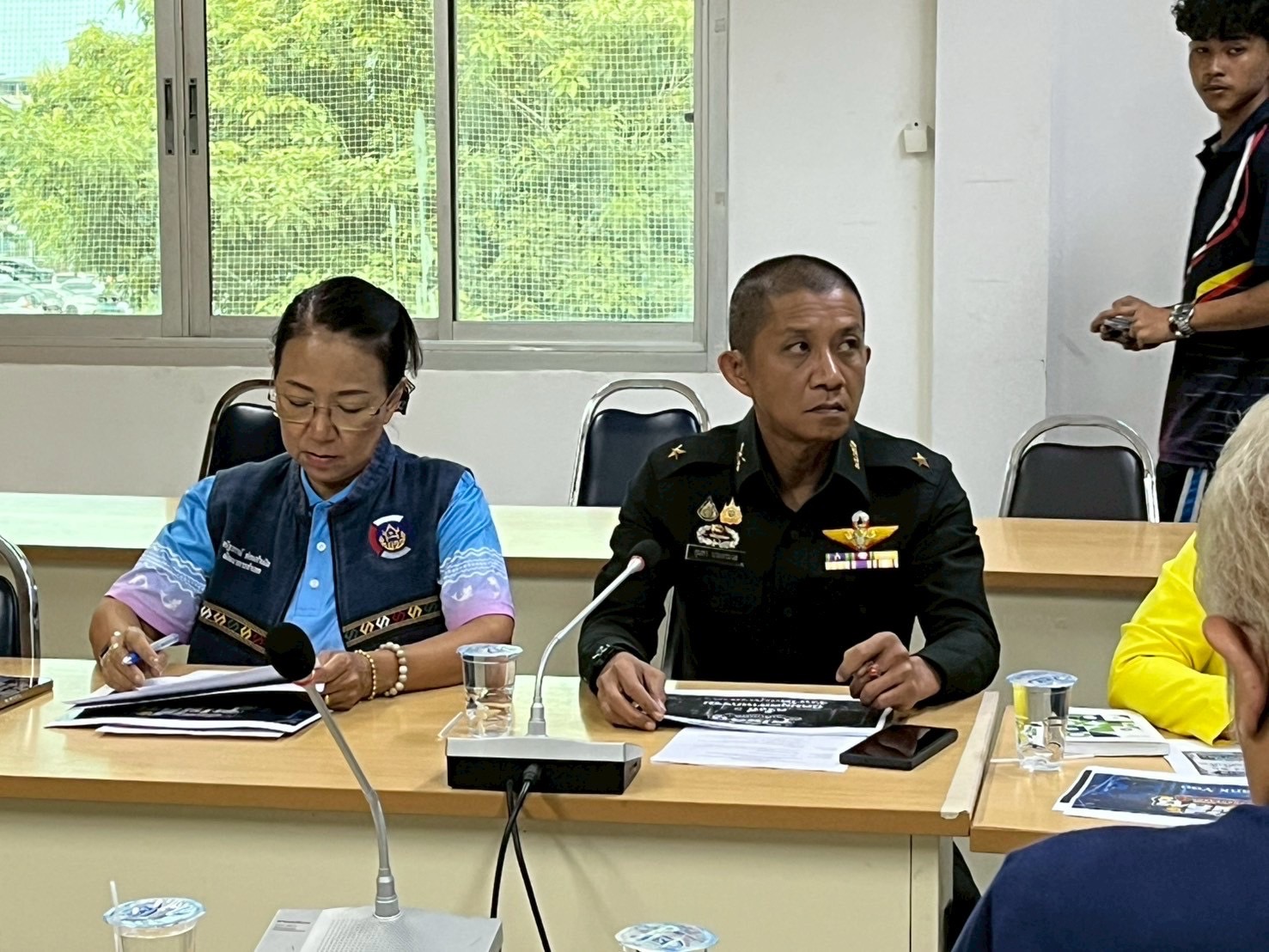 ??พช.เมืองสมุทรสาคร ร่วมประชุมคณะกรรมการรักษาความมั่นคงและความสงบเรียบร้อย??