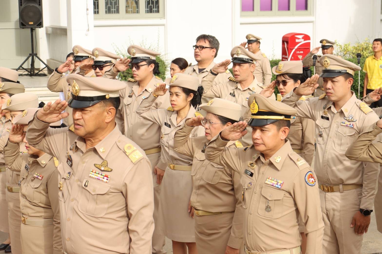 ?? พช.อำเภอเมืองสมุทรสาคร ร่วมกิจกรรมเคารพธงชาติและร้องเพลงชาติไทย ??