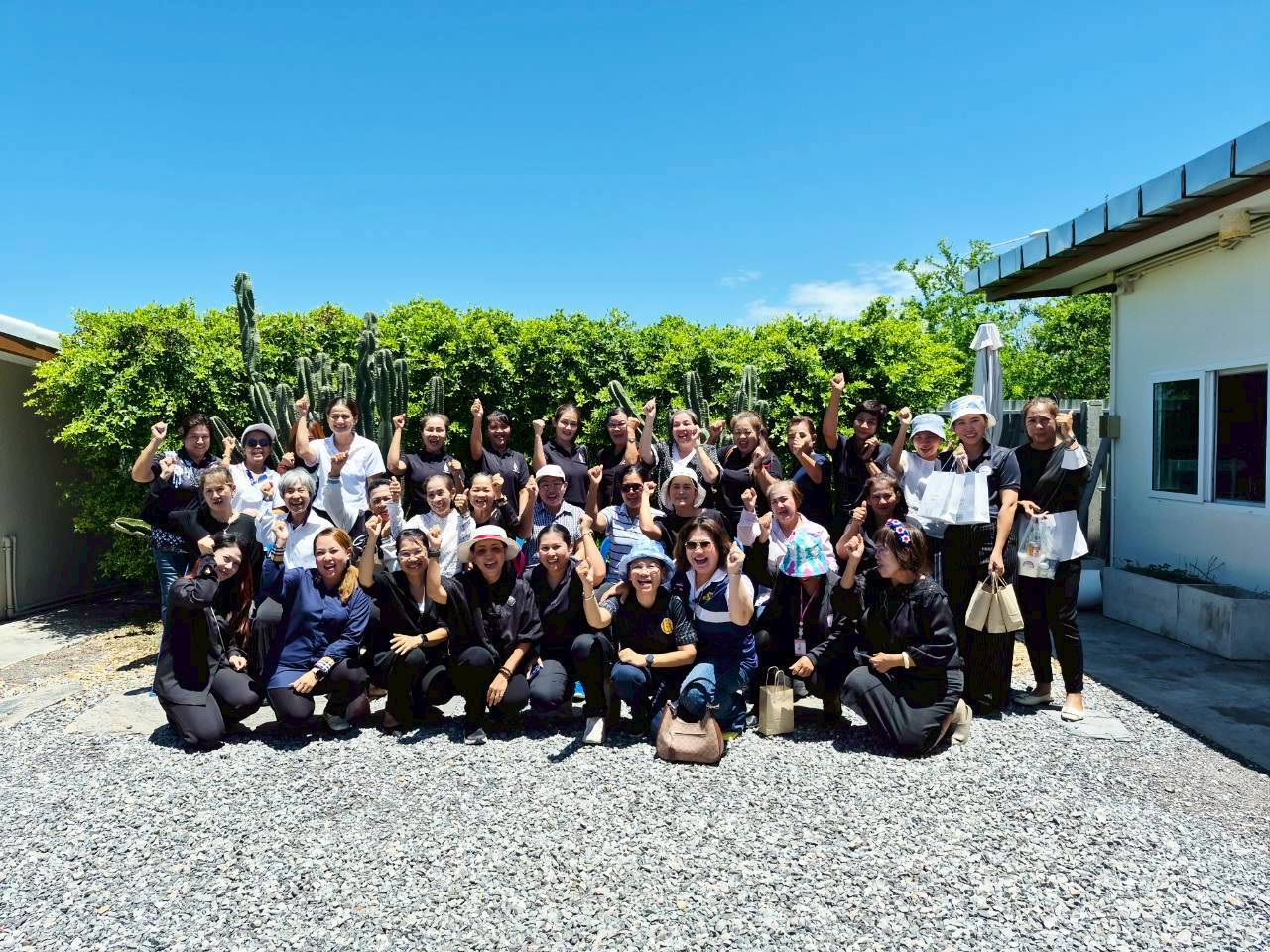พช.อำเภอเมืองสมุทรสาครดำเนินโครงการโครงการพัฒนาศักยภาพผู้นำสตรีอำเภอเมืองสมุทรสาคร